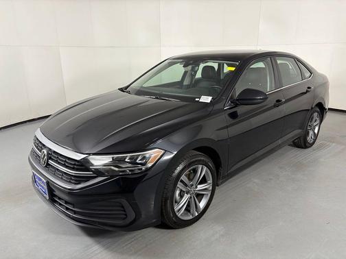 Deep Black Pearl Effect 2024 Volkswagen Jetta 1.5T SE