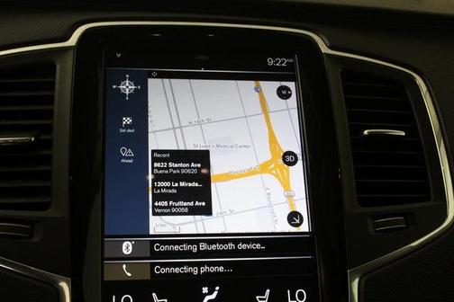Photo 4 of 41 of 2019 Volvo XC90 T5 Momentum