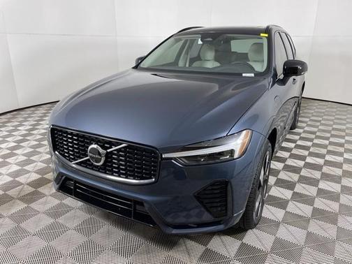 2025 Volvo XC60 Plug-In Hybrid T8 Plus