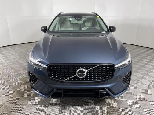 2025 Volvo XC60 Plug-In Hybrid T8 Plus