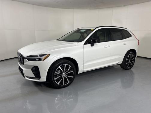 2025 Volvo XC60 B5 AWD Plus