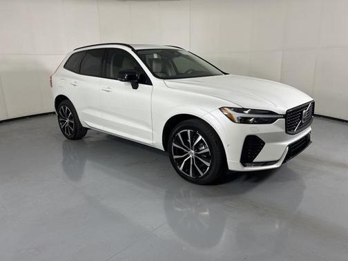 2025 Volvo XC60 B5 AWD Plus