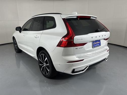2025 Volvo XC60 B5 AWD Plus