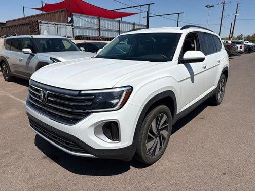 Pure White 2025 Volkswagen Atlas 2.0T SE w/Technology