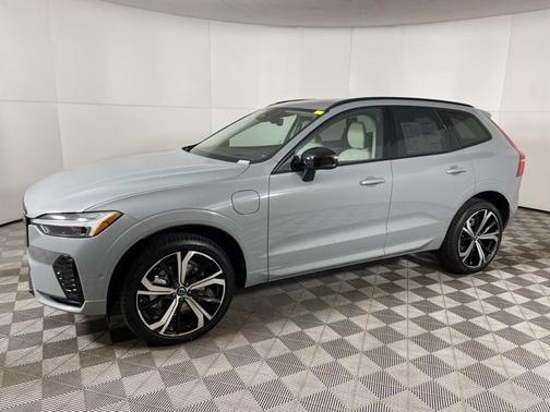 2025 Volvo XC60 Plug-In Hybrid T8 Ultra