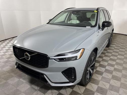2025 Volvo XC60 Plug-In Hybrid T8 Ultra