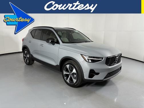 2026 Volvo XC40 B4 Plus