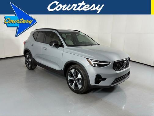 2026 Volvo XC40 B4 Plus