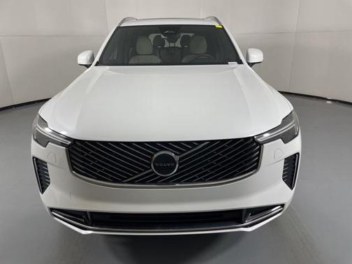 2026 Volvo XC90 B5 Core