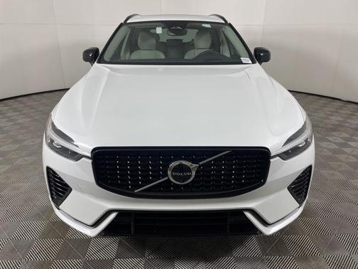 2025 Volvo XC60 Plug-In Hybrid T8 Ultra
