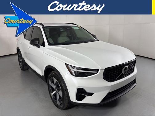 2026 Volvo XC40 B5 Plus