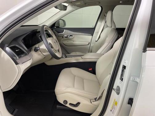 2024 Volvo XC90 Recharge Plug-In Hybrid T8 Core Bright Theme