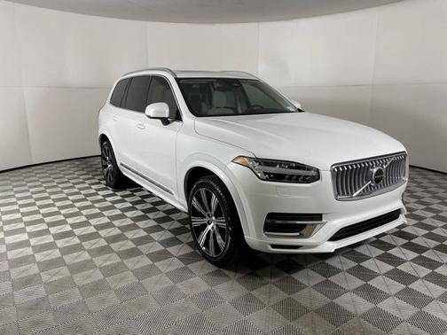 2024 Volvo XC90 Recharge Plug-In Hybrid T8 Core Bright Theme