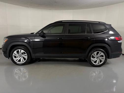 2022 Volkswagen Atlas 3.6L SE w/Technology