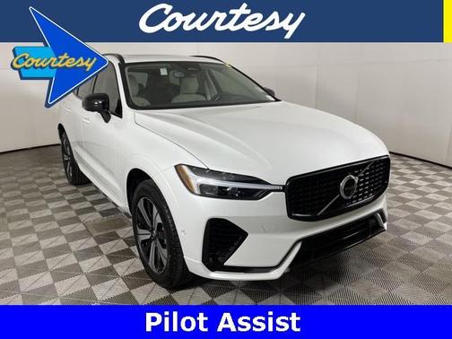 2025 Volvo XC60 Plug-In Hybrid T8 Plus