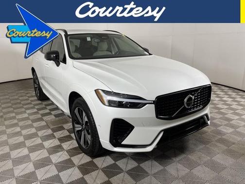 2025 Volvo XC60 Plug-In Hybrid T8 Plus