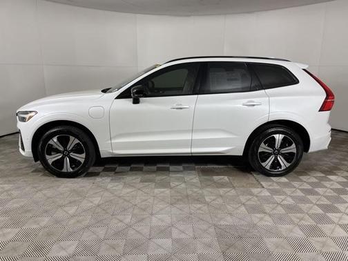 2025 Volvo XC60 Plug-In Hybrid T8 Plus