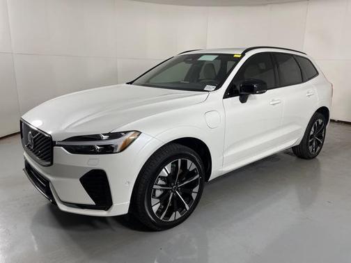 2026 Volvo XC60 Plug-In Hybrid T8 Plus