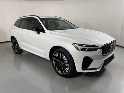 2026 Volvo XC60 Plug-In Hybrid T8 Plus