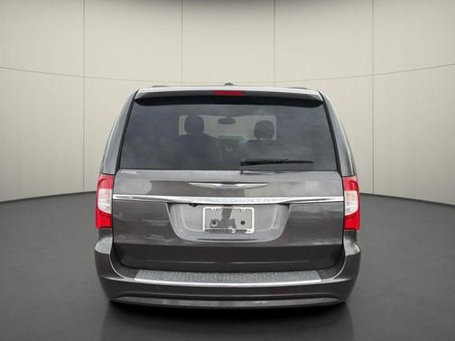 2015 Chrysler Town & Country Touring-L