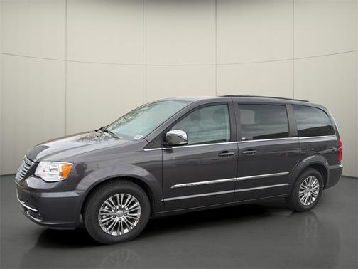 2015 Chrysler Town & Country Touring-L