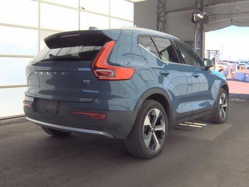 Fjord Blue Metallic 2025 Volvo XC40 B5 Core Bright Theme
