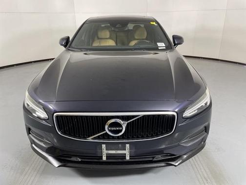 2017 Volvo S90 T5 Momentum