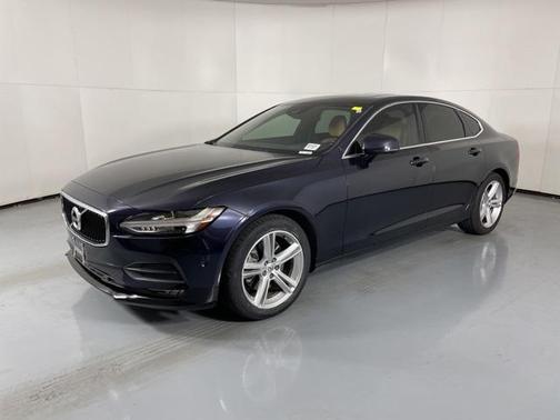 2017 Volvo S90 T5 Momentum
