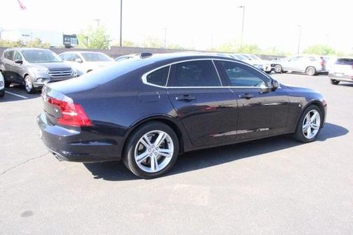 2017 Volvo S90 T5 Momentum
