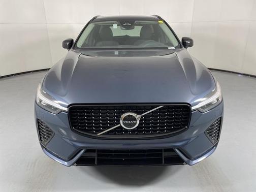 2025 Volvo XC60 B5 AWD Plus