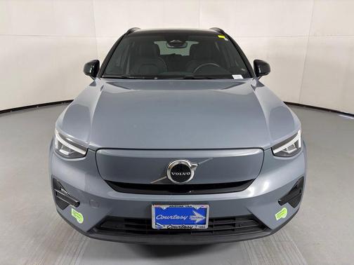 Gray Metallic 2023 Volvo XC40 Recharge Pure Electric Twin Core