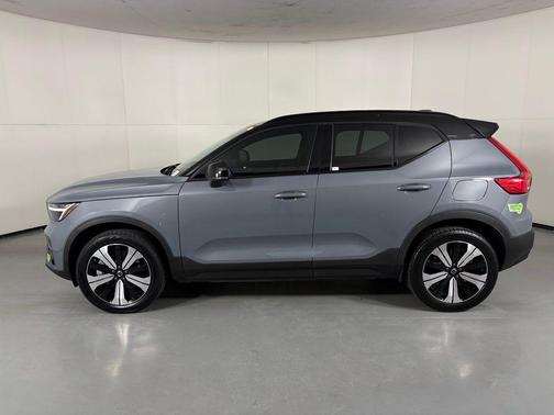 Gray Metallic 2023 Volvo XC40 Recharge Pure Electric Twin Core