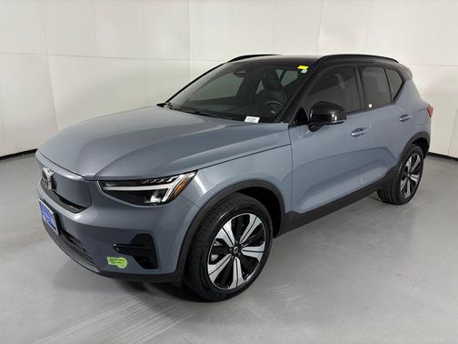 Gray Metallic 2023 Volvo XC40 Recharge Pure Electric Twin Core