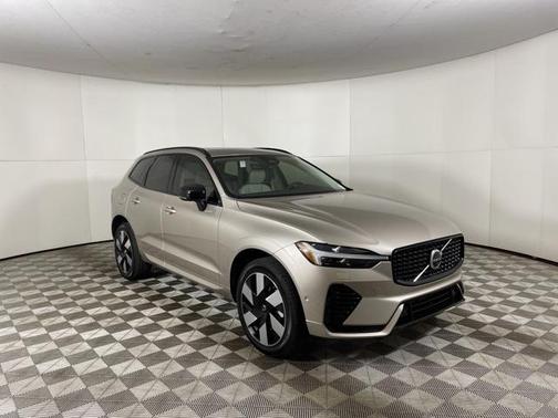 2025 Volvo XC60 Plug-In Hybrid T8 Plus