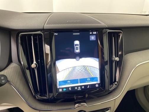 2025 Volvo XC60 Plug-In Hybrid T8 Plus