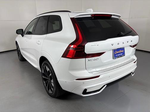 2026 Volvo XC60 Plug-In Hybrid T8 Plus