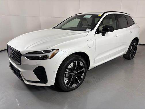 Crystal White 2026 Volvo XC60 Plug-In Hybrid T8 Plus