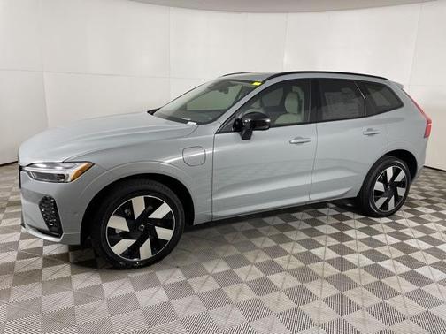 2025 Volvo XC60 Plug-In Hybrid T8 Plus
