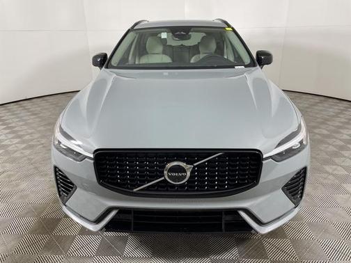 2025 Volvo XC60 Plug-In Hybrid T8 Plus