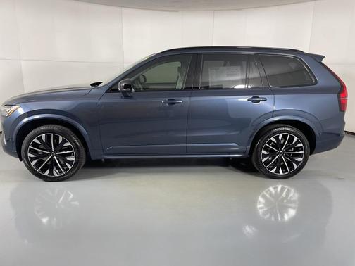 2026 Volvo XC90 B6 Ultra Dark Theme 7-Seater