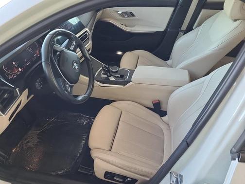 2022 BMW 330 i xDrive