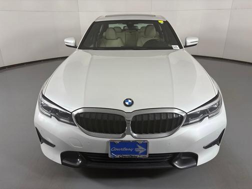 2022 BMW 330 i xDrive