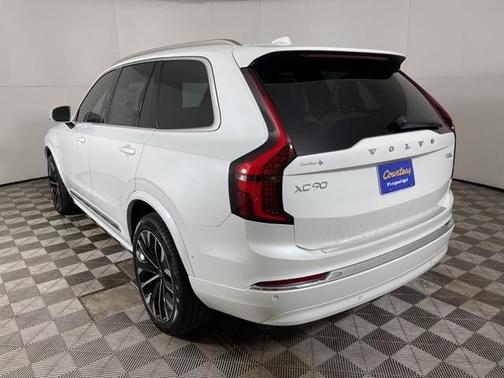 2025 Volvo XC90 Plug-In Hybrid T8 Plus 7-Seater