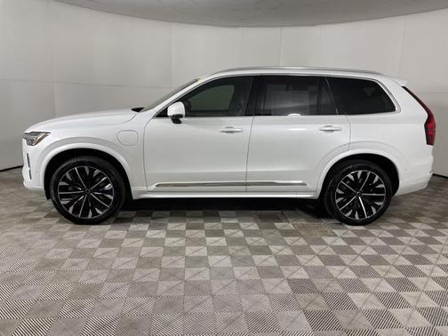 2025 Volvo XC90 Plug-In Hybrid T8 Plus 7-Seater