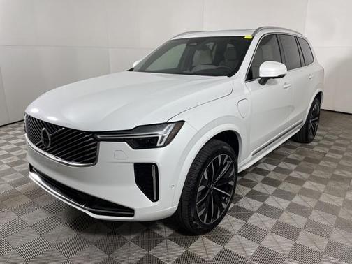 2025 Volvo XC90 Plug-In Hybrid T8 Plus 7-Seater