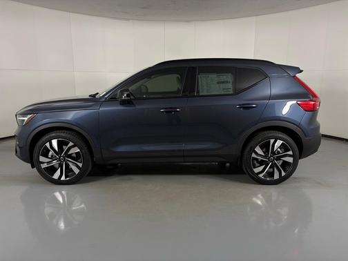 2026 Volvo XC40 B5 Ultra