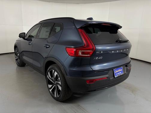 2026 Volvo XC40 B5 Ultra