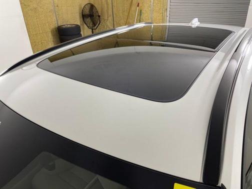 2024 Volvo XC60 Recharge Plug-In Hybrid T8 Plus Dark Theme