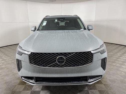 2025 Volvo XC90 Plug-In Hybrid T8 Ultra 6-Seater