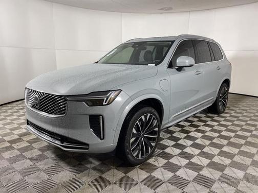 2025 Volvo XC90 Plug-In Hybrid T8 Ultra 6-Seater